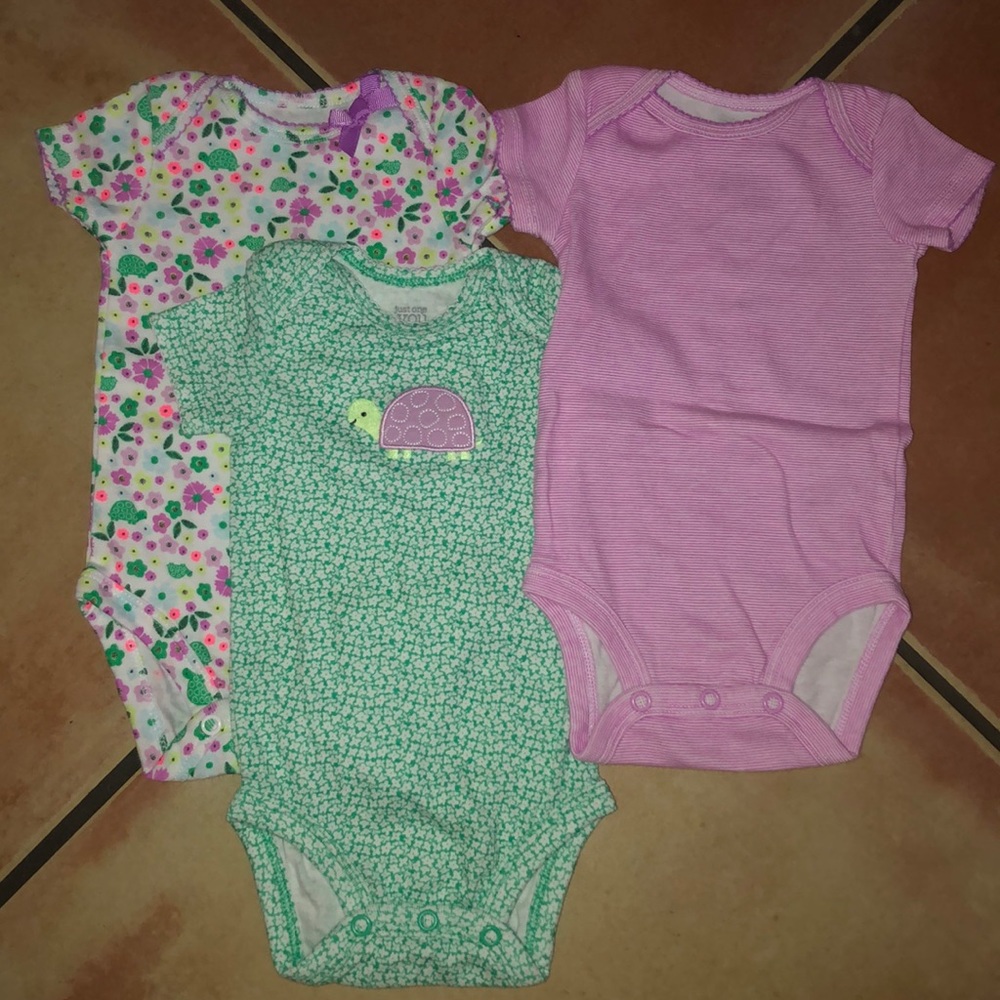 Carter’s Onesie Set